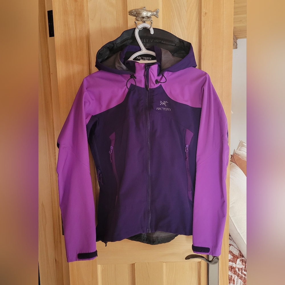 Arc'teryx Women's Ski Jacket in Purple and Lavender